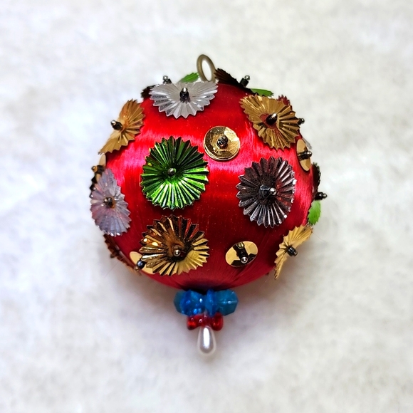 Vintage Christmas Ornament - Picture 2 of 7